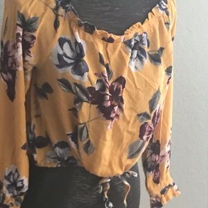 Kendall & Kylie Off Shoulder Top Size Large